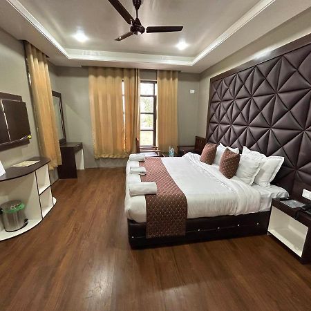 Hotel Fair Mount, Airport Road, Humhama Srinagar Exterior foto