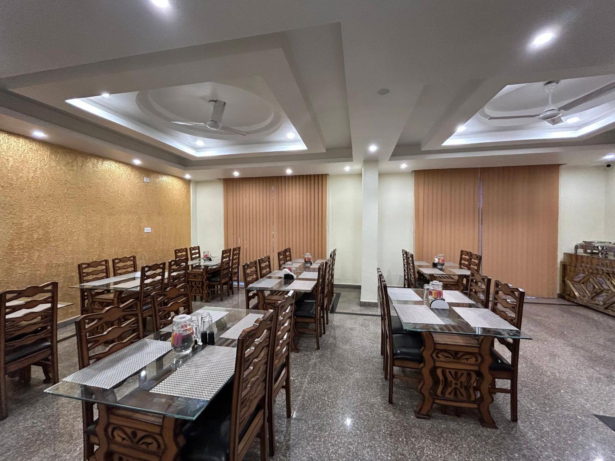 Hotel Fair Mount, Airport Road, Humhama Srinagar Exterior foto