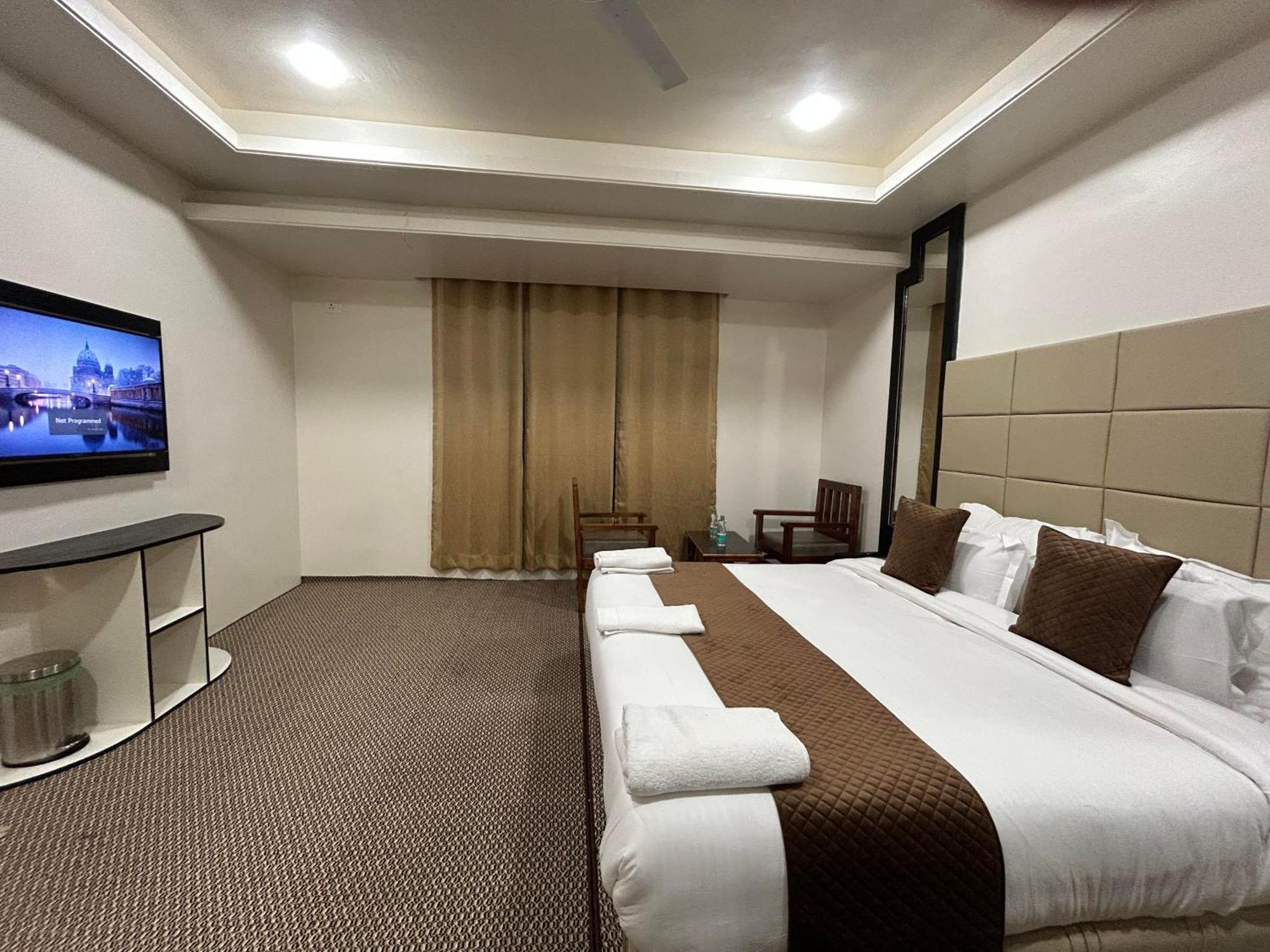 Hotel Fair Mount, Airport Road, Humhama Srinagar Zimmer foto